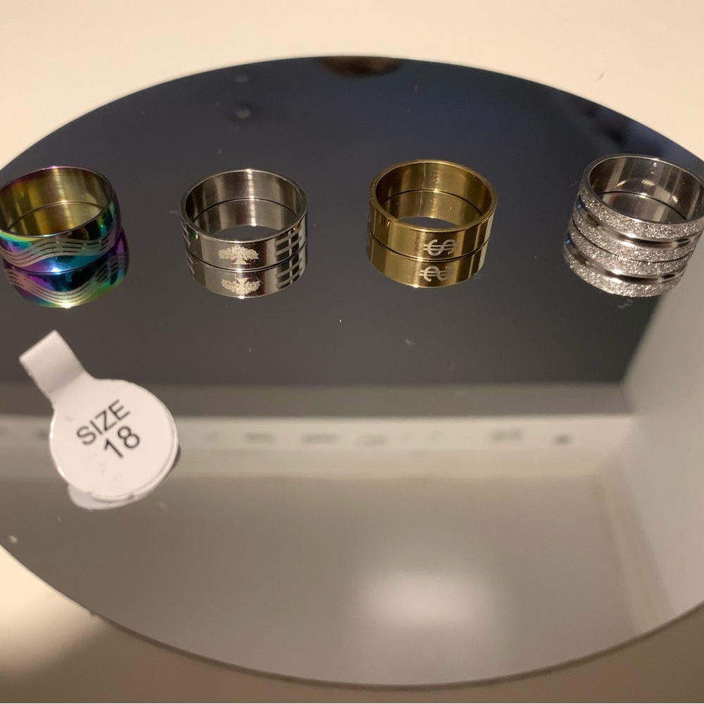 High Quality Engraved Ring Set - Picture 4 of 6